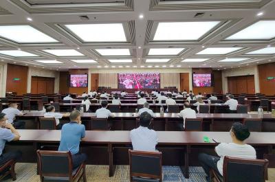 濟寧社會各界收聽收看慶祝中國共產黨成立100周年大會