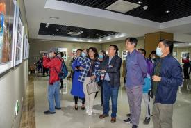 濟寧市攝影家協會組織會員赴第十四屆山東省攝影藝術展參觀學習