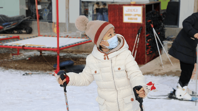 更济宁 |  迎冬奥  济宁迎来滑雪运动热潮