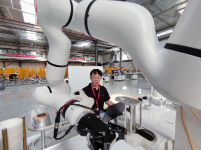 記者蹲點丨魯西南一座小城，9年崛起17家機器人企業