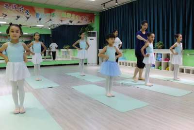 舞蹈教育对儿童的影响