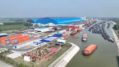 梁山港集装箱业务正式启动，放大港口“磁吸效应”助力高质量发展