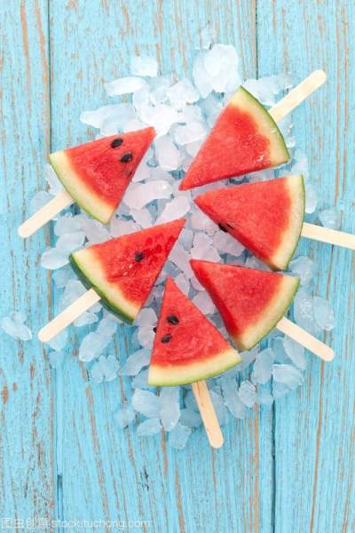 养生说丨夏季最解暑的饮料是什么？冷饮水果食用时应该注意哪些？