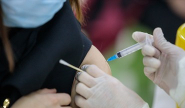 打了HPV疫苗并非高枕无忧 女子接种疫苗3年后查出宫颈癌