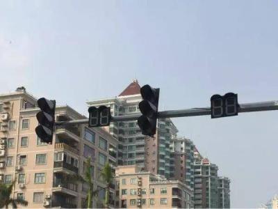 交通信号灯损坏存安全隐患 群众发帖盼尽快更换