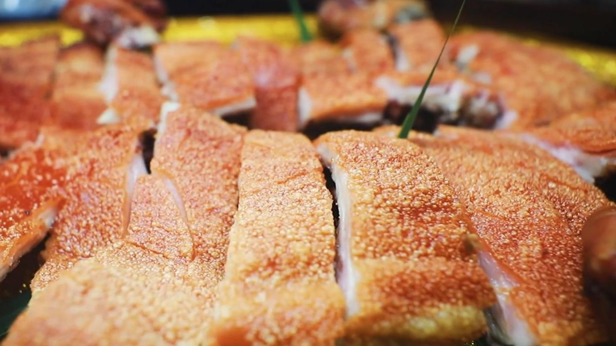 济宁美食＂蹦是味＂短视频大赛作品展播：《麻皮烤乳猪》