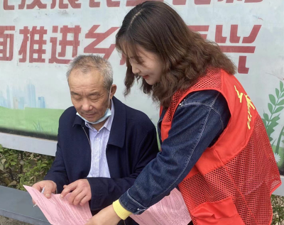 济宁高新区王因街道韩坡村开展老年人安全出行主题宣传活动